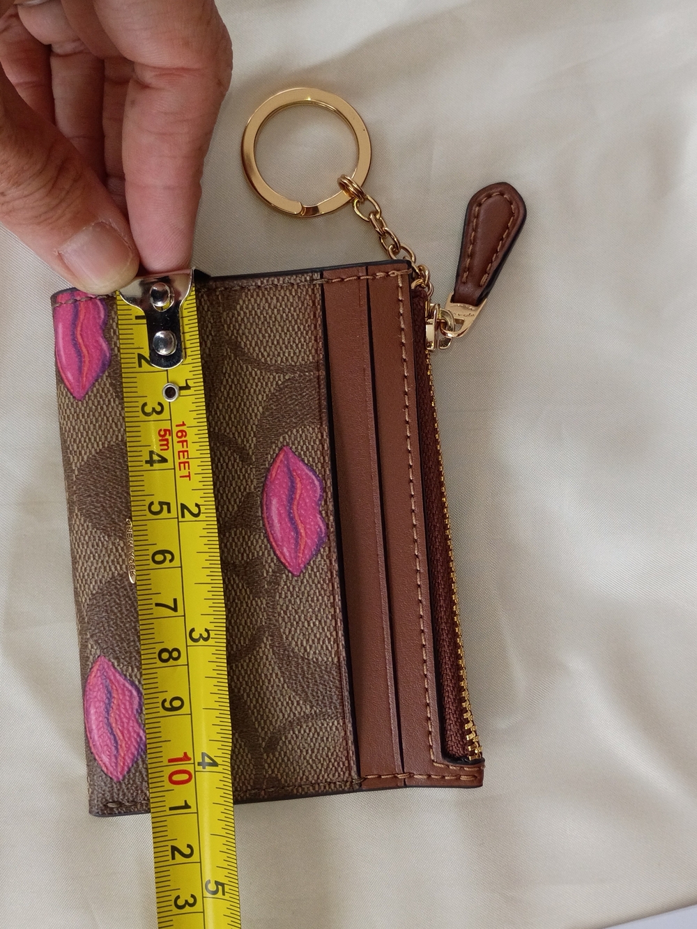 Coach Signature Sugar Lips Tote And Card Case Keychain ๐ - Picture 8 of 14